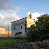 LA parte pi� alta si contraddistingue per uno svettante pinnacolo bianco che spunta sull�ampio terrazzo